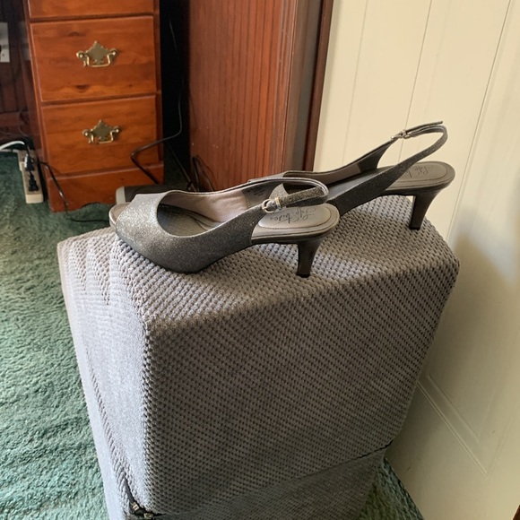 Opened toe Pumps - like new - Picture 4 of 5